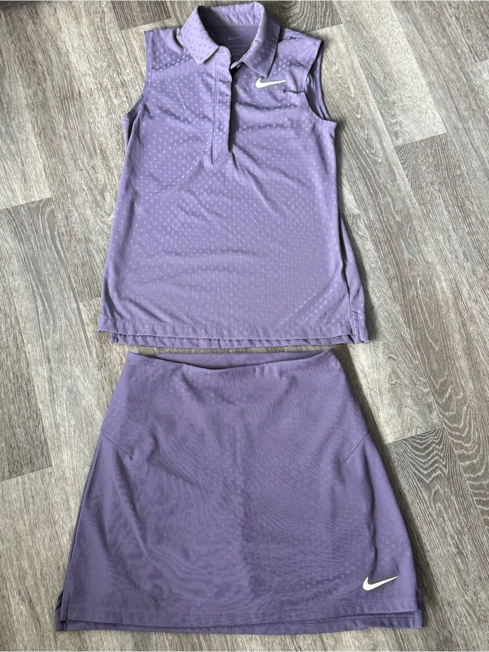 Nike Women’s Lavender Purple Athletic Set, Top ( Extra Small)/ Skort(Small)